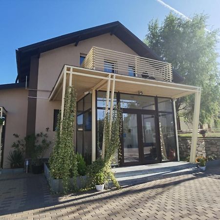 Pensiunea Prestige House Curtea de Argeş Exterior foto