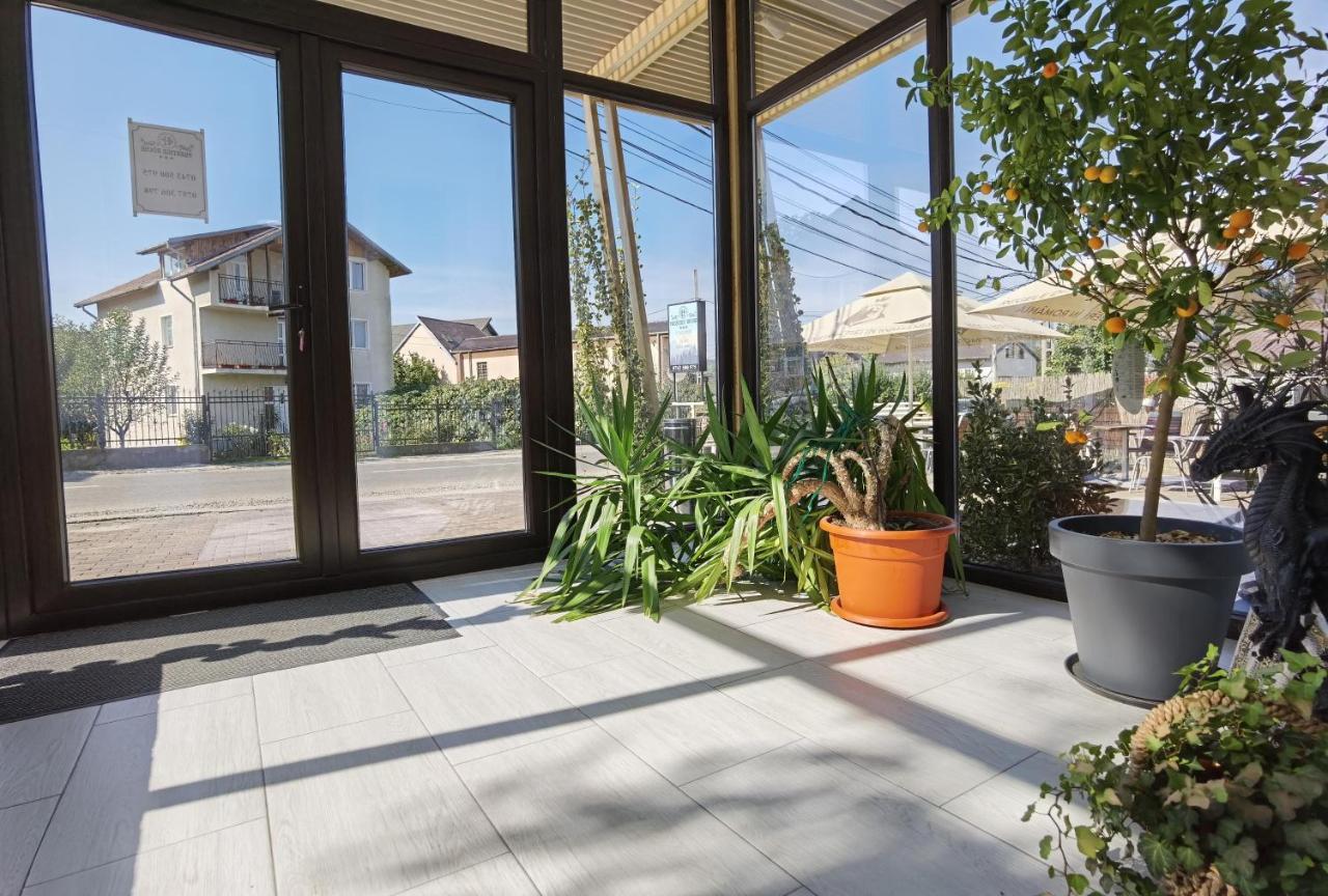 Pensiunea Prestige House Curtea de Argeş Exterior foto