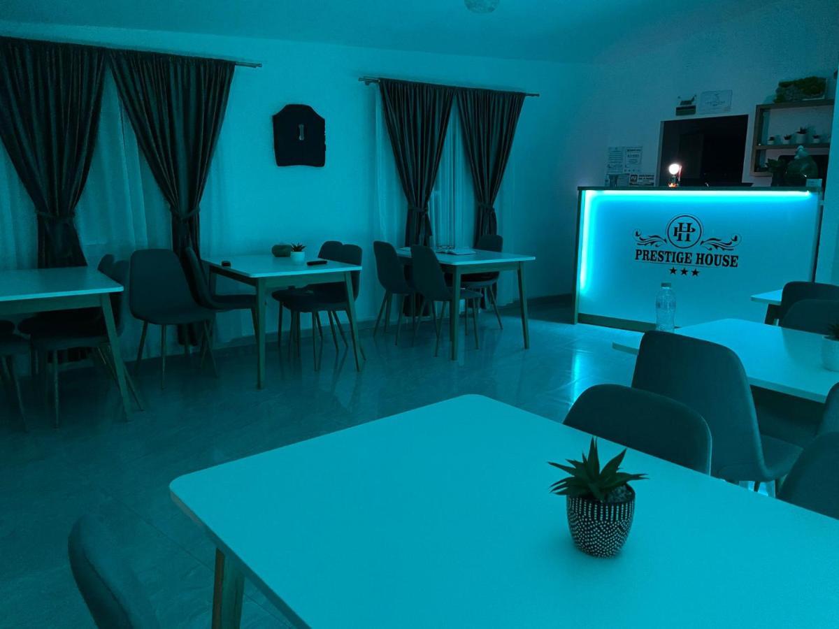 Pensiunea Prestige House Curtea de Argeş Exterior foto